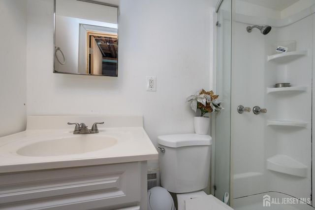 1 Ovington Avenue, Edison, NJ 08817