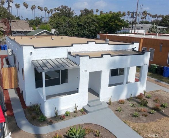 4706 8th Avenue, Los Angeles, CA 90043