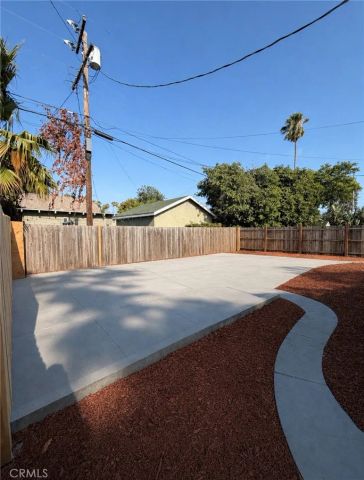 4706 8th Avenue, Los Angeles, CA 90043