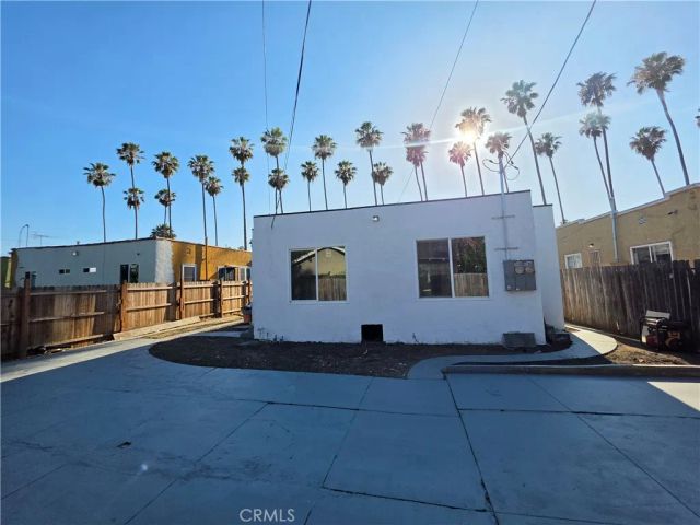 4706 8th Avenue, Los Angeles, CA 90043