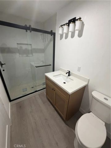 4706 8th Avenue, Los Angeles, CA 90043