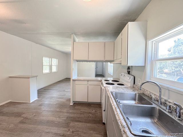 1139 Hidden Fawn, Canyon Lake, TX 78133