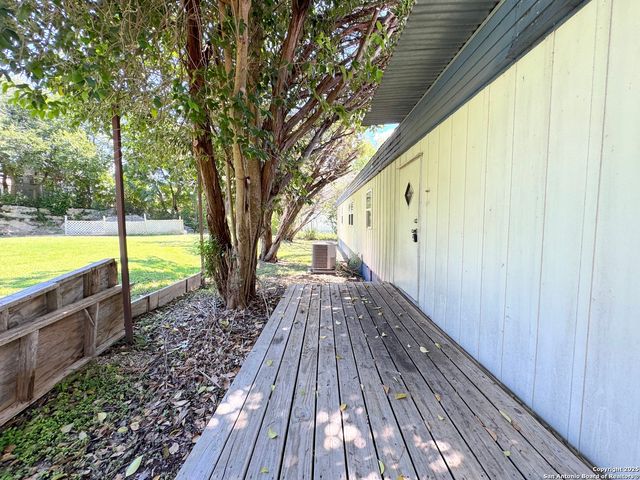 1139 Hidden Fawn, Canyon Lake, TX 78133