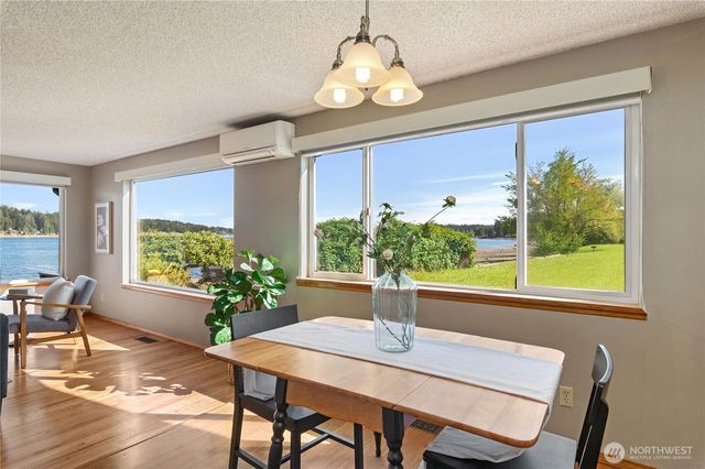 18390 E State Rt 3, Allyn, WA 98524