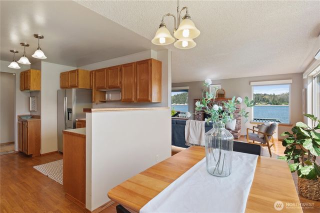 18390 E State Rt 3, Allyn, WA 98524