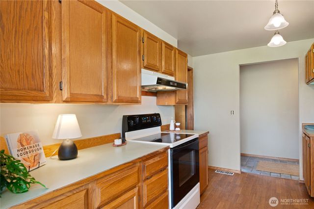 18390 E State Rt 3, Allyn, WA 98524