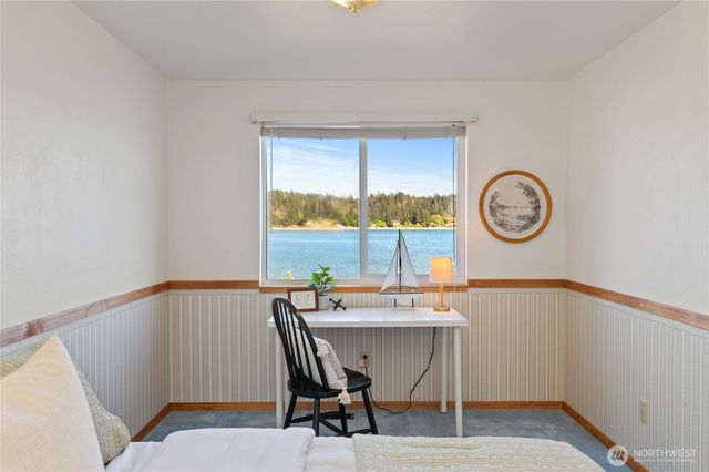 18390 E State Rt 3, Allyn, WA 98524