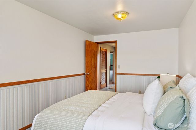 18390 E State Rt 3, Allyn, WA 98524