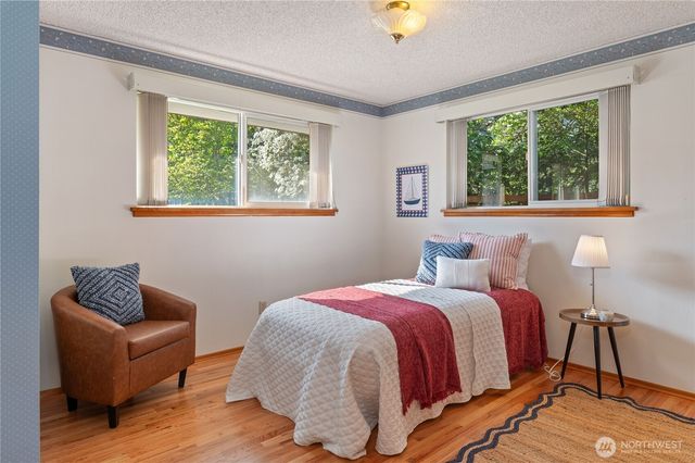 18390 E State Rt 3, Allyn, WA 98524