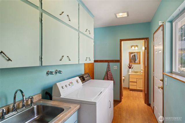 18390 E State Rt 3, Allyn, WA 98524