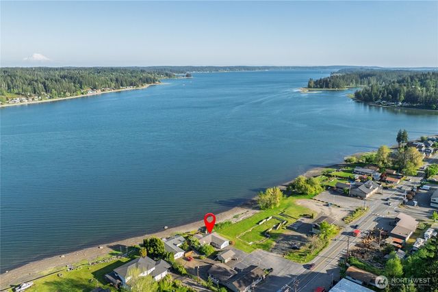 18390 E State Rt 3, Allyn, WA 98524