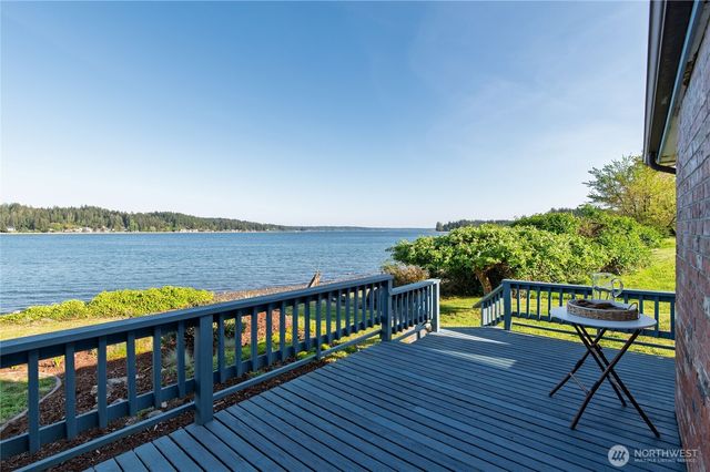 18390 E State Rt 3, Allyn, WA 98524