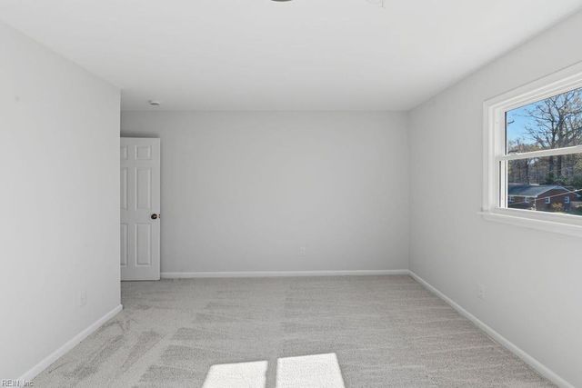 119 Gawain DR, Newport News, VA 23602