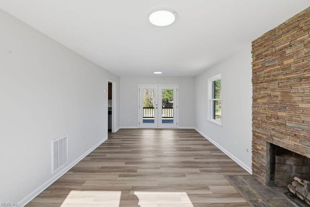 119 Gawain DR, Newport News, VA 23602