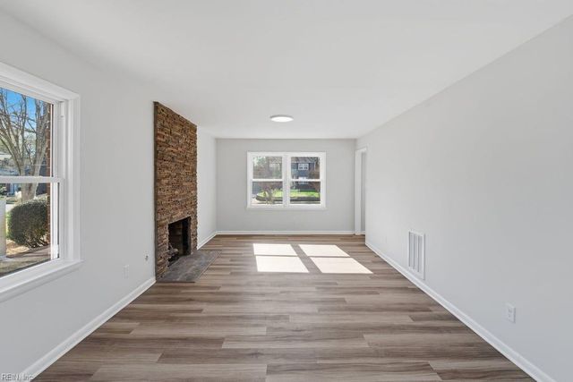 119 Gawain DR, Newport News, VA 23602