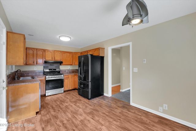 8811 Astrid Ave, Louisville, KY 40228