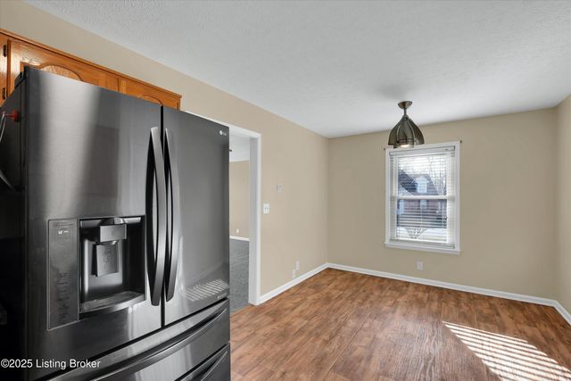 8811 Astrid Ave, Louisville, KY 40228