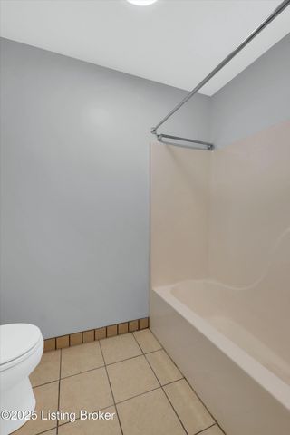 8811 Astrid Ave, Louisville, KY 40228