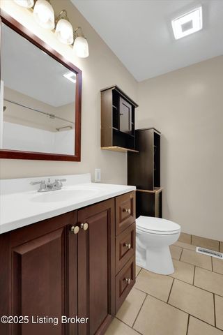 8811 Astrid Ave, Louisville, KY 40228