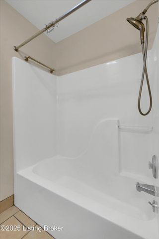 8811 Astrid Ave, Louisville, KY 40228