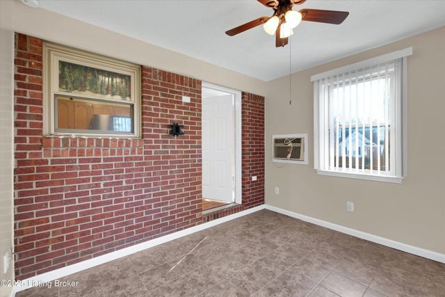 8811 Astrid Ave, Louisville, KY 40228