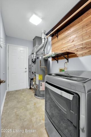 8811 Astrid Ave, Louisville, KY 40228