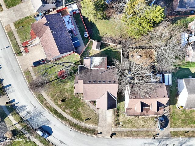 8811 Astrid Ave, Louisville, KY 40228