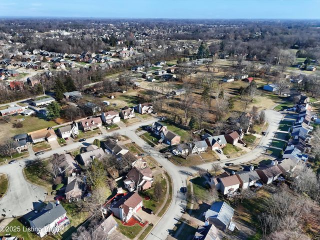 8811 Astrid Ave, Louisville, KY 40228