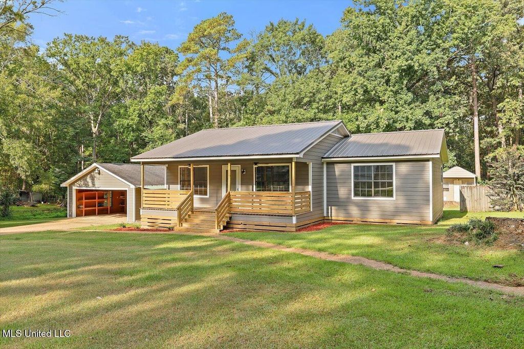 151 Russell Street, Florence, MS 39073