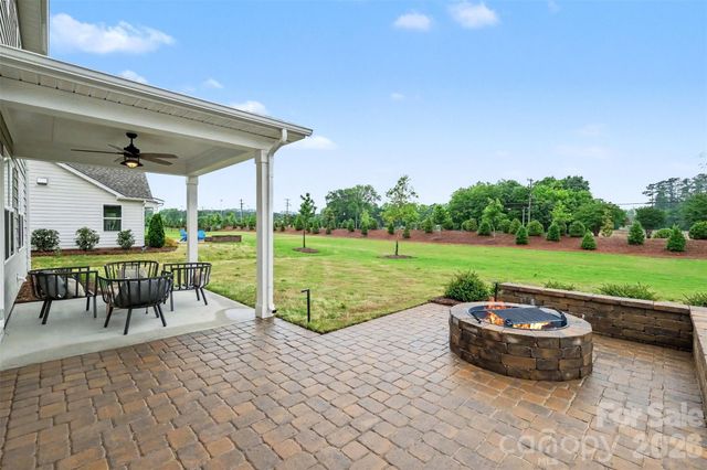 3808 Dahlia Drive, Harrisburg, NC 28075