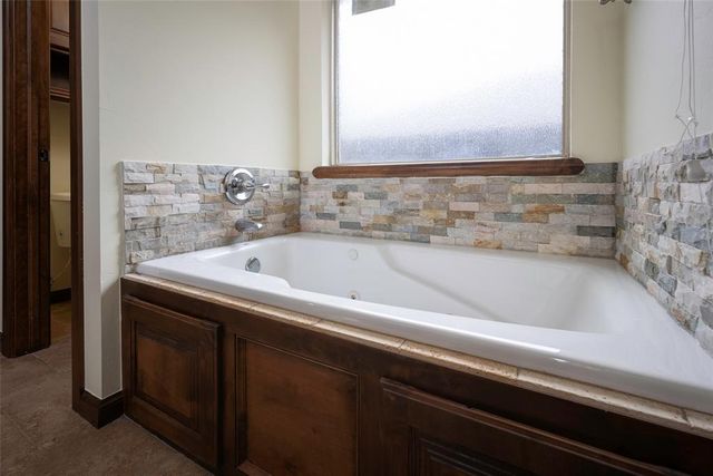 317 Stoneridge Drive, Moore, OK 73160