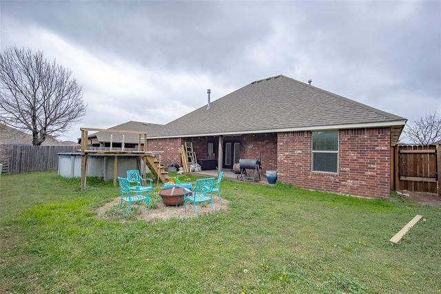 317 Stoneridge Drive, Moore, OK 73160