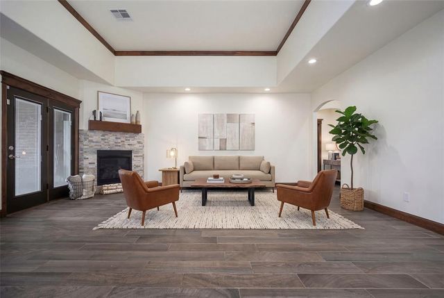 317 Stoneridge Drive, Moore, OK 73160