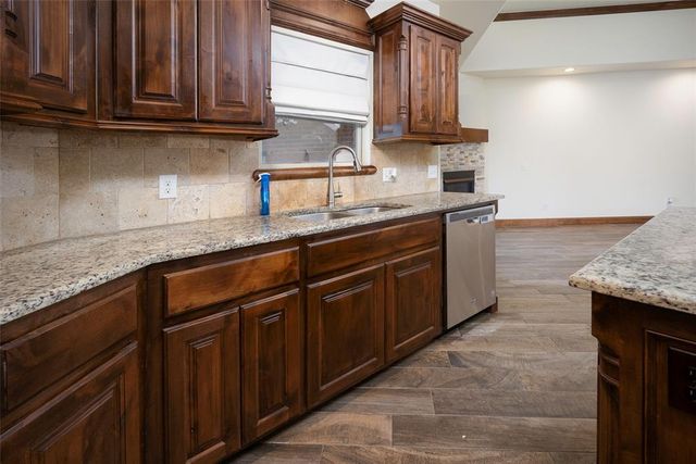 317 Stoneridge Drive, Moore, OK 73160