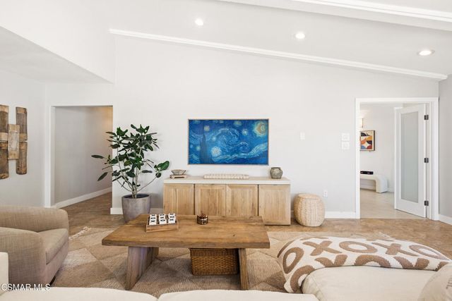 730 Creekmont Court, Ventura, CA 93003