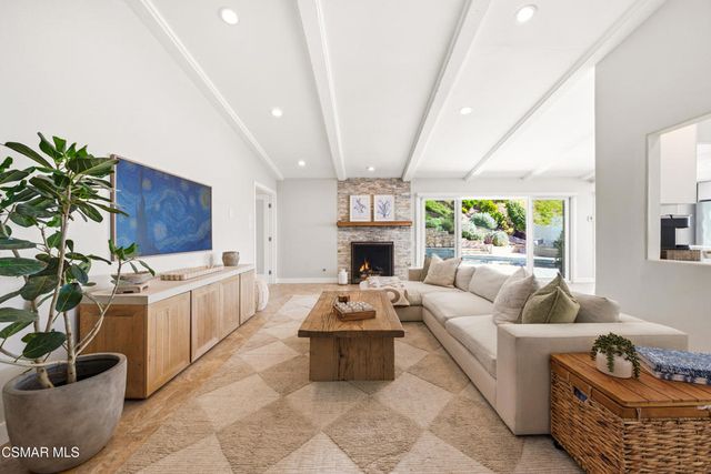 730 Creekmont Court, Ventura, CA 93003