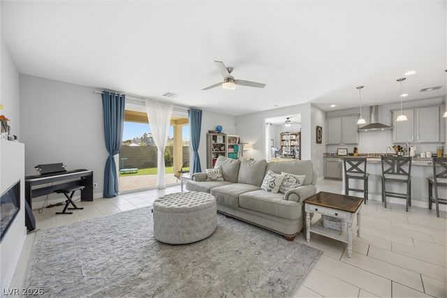 1815 Butterfly Colony Avenue, North Las Vegas, NV 89031