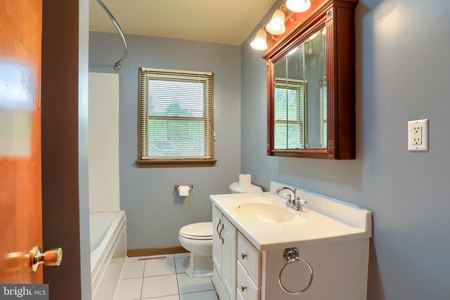 174 MARTICVILLE RD, Lancaster, PA 17603