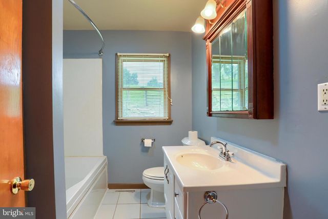 174 MARTICVILLE RD, Lancaster, PA 17603