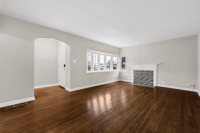 3540 Bernice Road, Lansing, IL 60438