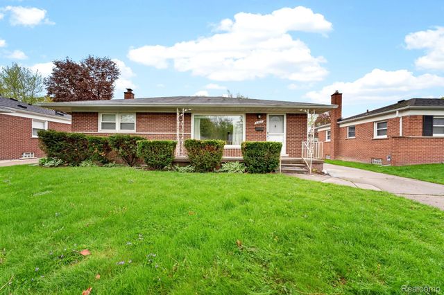 8300 Kinmore Street, Dearborn Heights, MI 48127