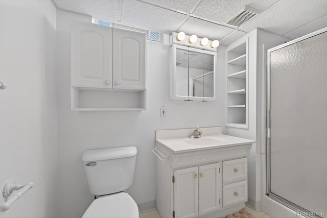8300 Kinmore Street, Dearborn Heights, MI 48127