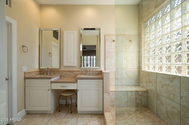 7722 E PEROLA Drive, Scottsdale, AZ 85266