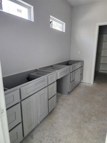 213 Adoue Avenue, Baytown, TX 77520