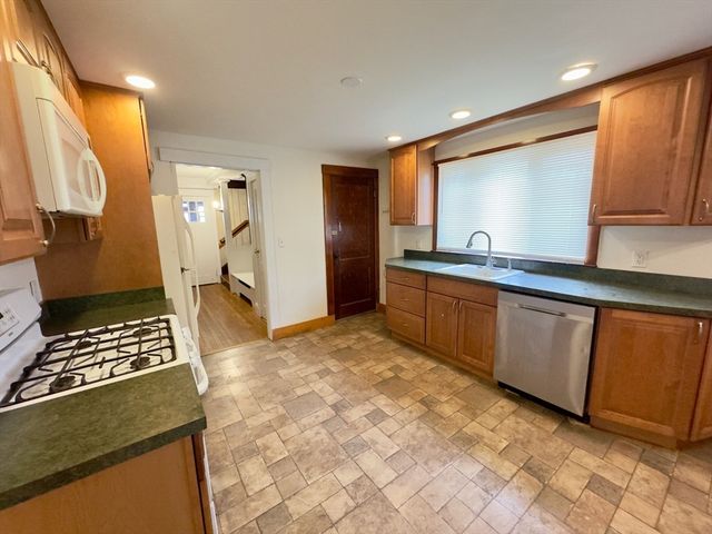 50 Cushing St, Quincy, MA 02170