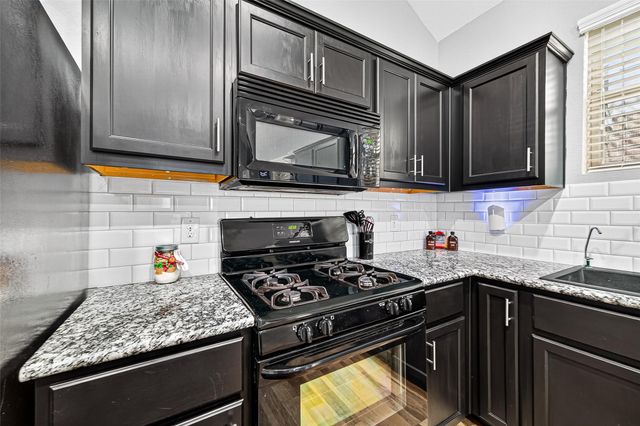 5242 Lilac Hollow Lane, Katy, TX 77449