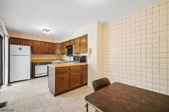 250 Ridgedale Ave D3 3, Florham Park Boro, NJ 07932