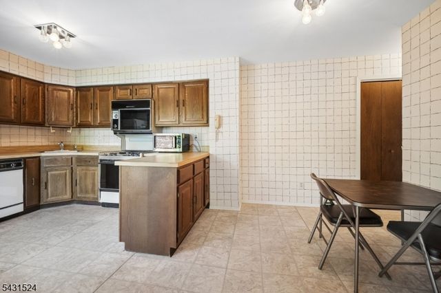 250 Ridgedale Ave D3 3, Florham Park Boro, NJ 07932