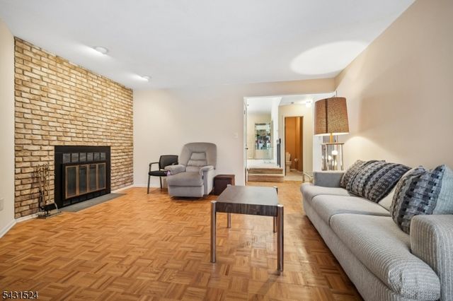 250 Ridgedale Ave D3 3, Florham Park Boro, NJ 07932