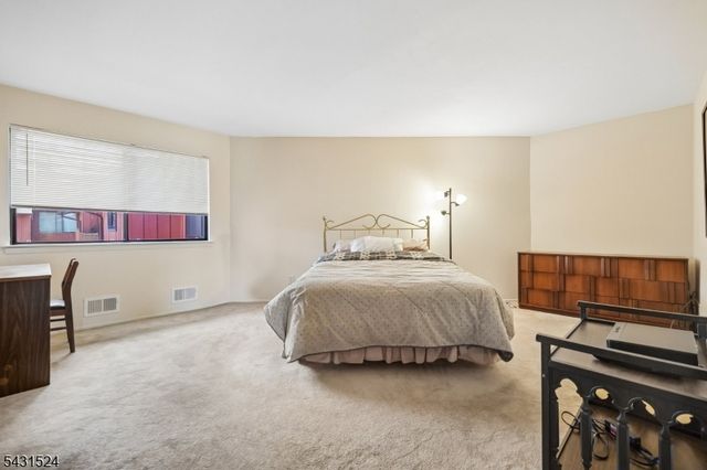 250 Ridgedale Ave D3 3, Florham Park Boro, NJ 07932